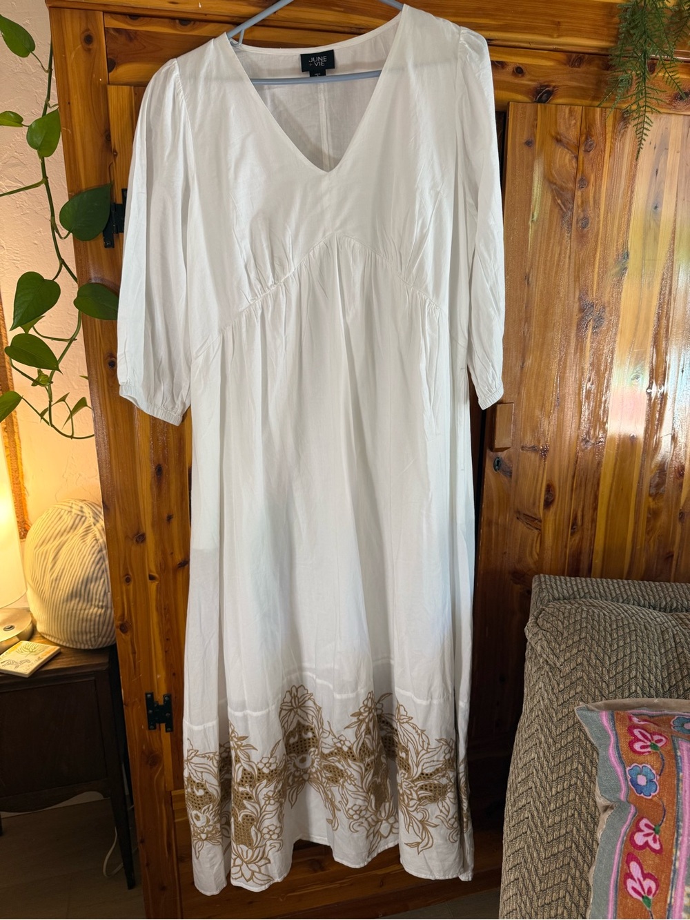 June+Vie Women's White Embroidered V-Neck Dress